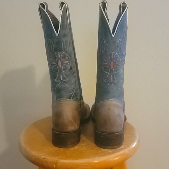 Boots - Picture 2 of 6